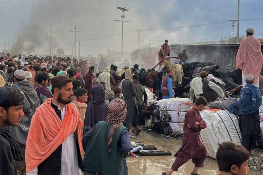 Seven Killed In Taliban Shelling Of Pakistani Border Town
