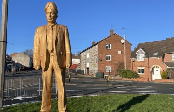 Villagers Throw Eggs At Penis-Headed Statue Of Putin Erected In Bell End