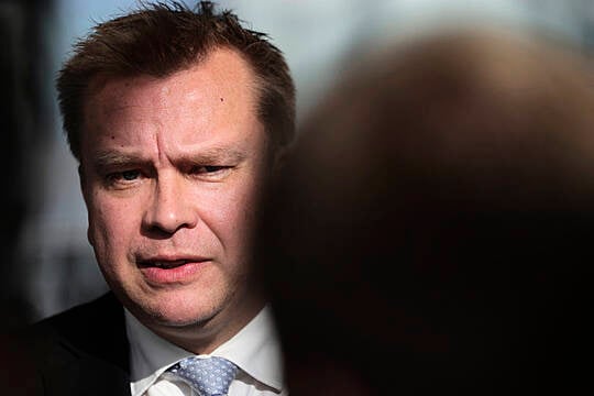 Finland’s Defence Minister Takes Paternity Leave