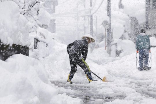 Three Dead As Heavy Snow Falls In Japan