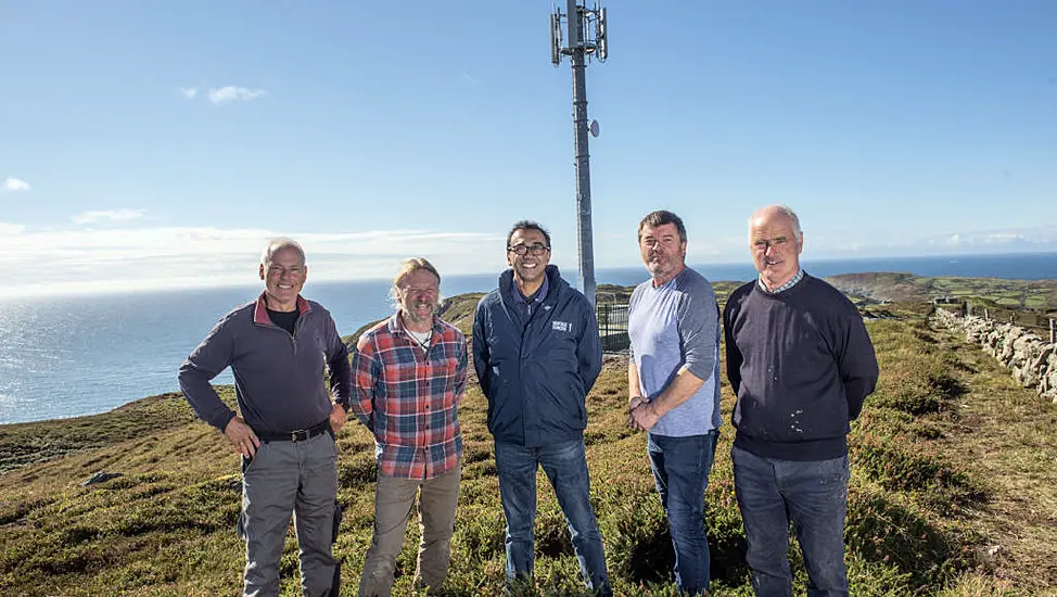 Full Mobile And Broadband Connection Secured On Island After Community Effort