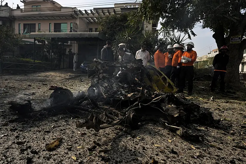 Car Bombing In Islamabad Kills Two Suspects And Policeman