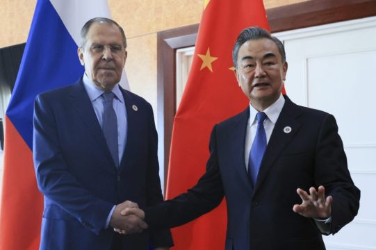 China’s Foreign Minister Signals Deeper Ties With Russia