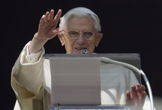 Tributes For Former Pope Pour In From Around The World