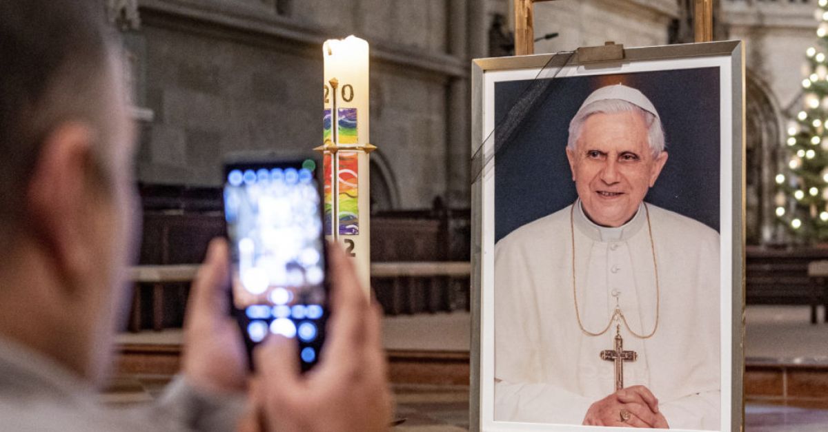 Un assistant raconte les derniers mots de l’ancien pape Benoît XVI
