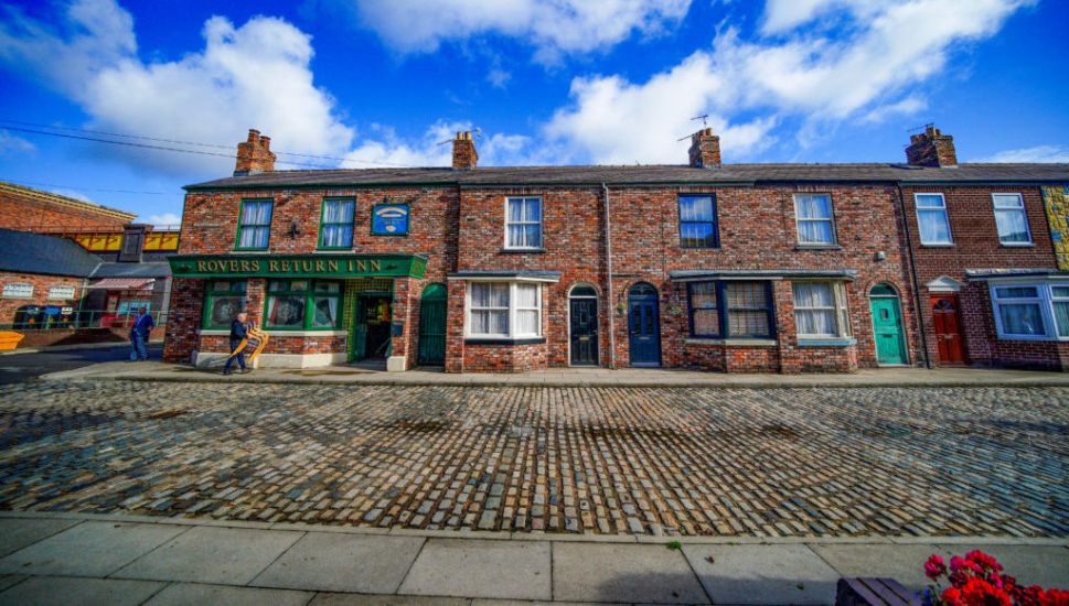 New Year On Corrie To Bring Shock, Danger And A Killer Who Has The Cast Worried