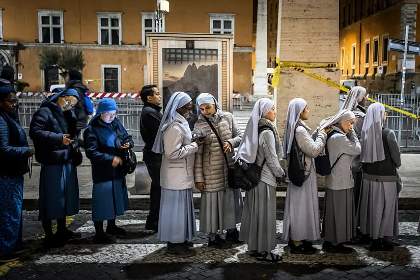 Pilgrims Keep Streaming To Vatican To Honour Pope Benedict