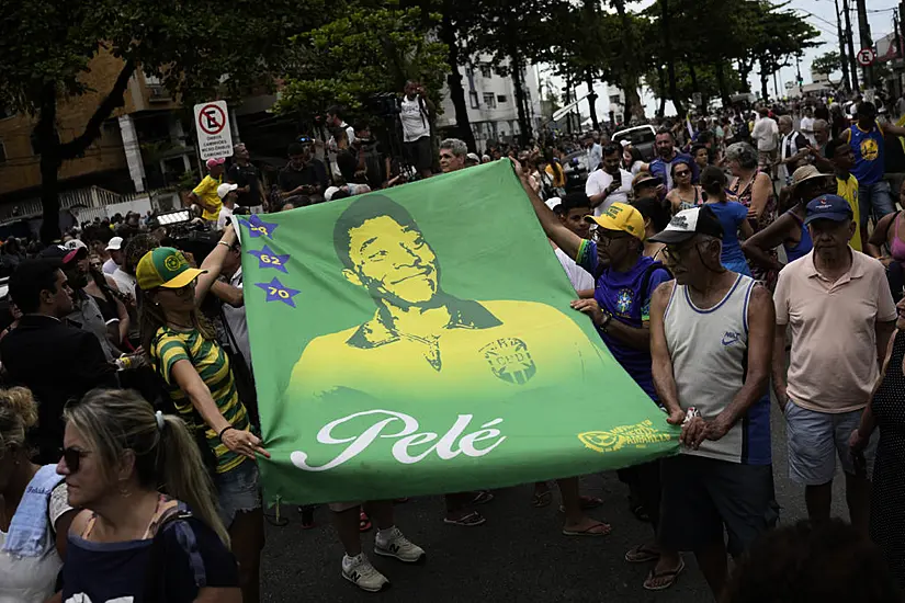 Pele Buried At Cemetery In Brazilian City He Made Famous