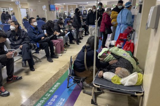 Patients Left In Corridors After Beds Run Out At Beijing Hospital As Covid Hits
