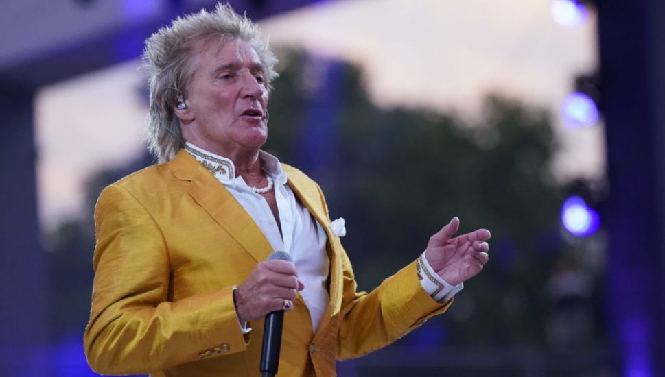 Rod Stewart Pays Tribute To Late Brother