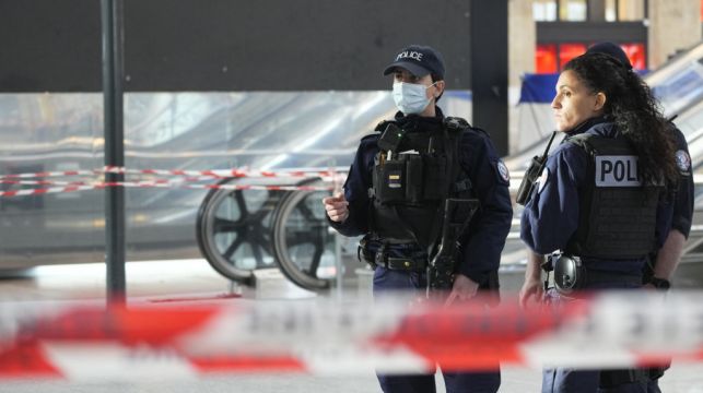 Attacker Shot By Police After Six Stabbed At Paris Railway Station