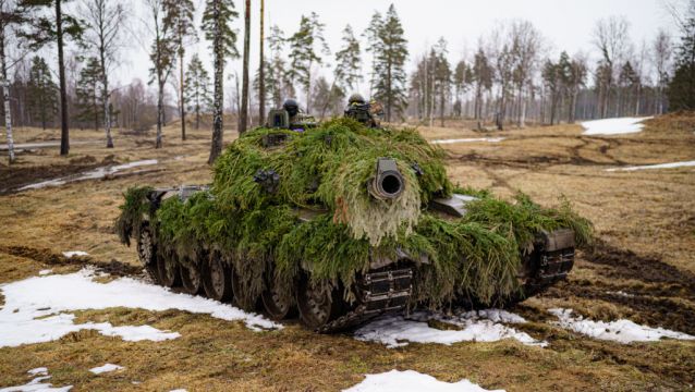 Sunak Offers Ukraine British Challenge 2 Tanks To Help Push Back Russian Troops