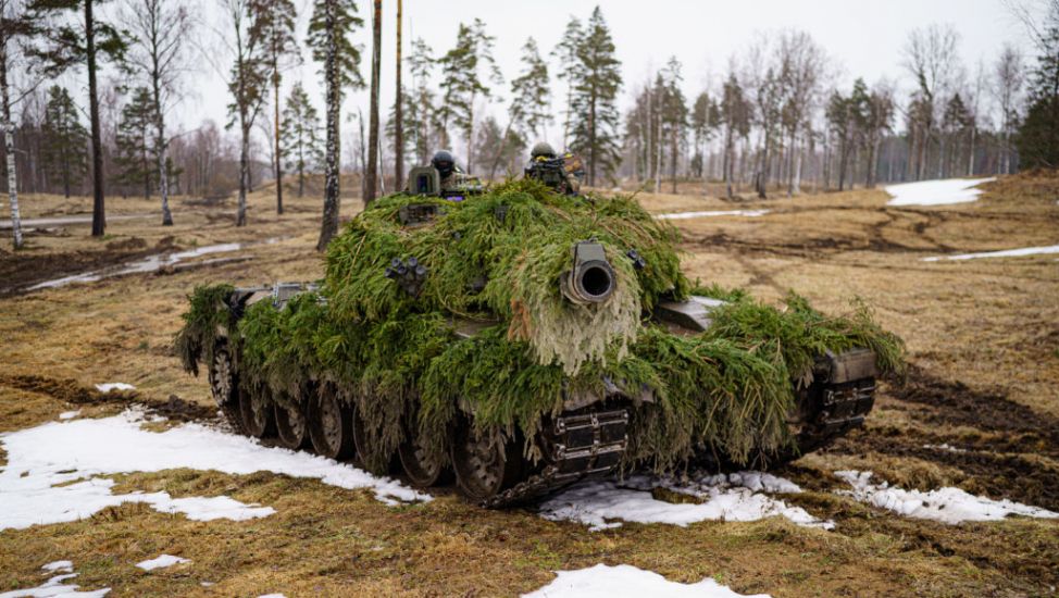 Sunak Offers Ukraine British Challenge 2 Tanks To Help Push Back Russian Troops