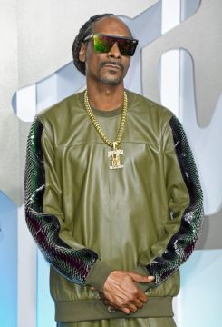 Snoop Dogg, Gloria Estefan And Sade Make It To Songwriters Hall Of Fame
