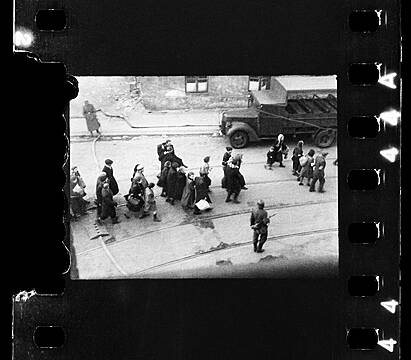 New Photographs Of Warsaw Ghetto Found In Family Collection