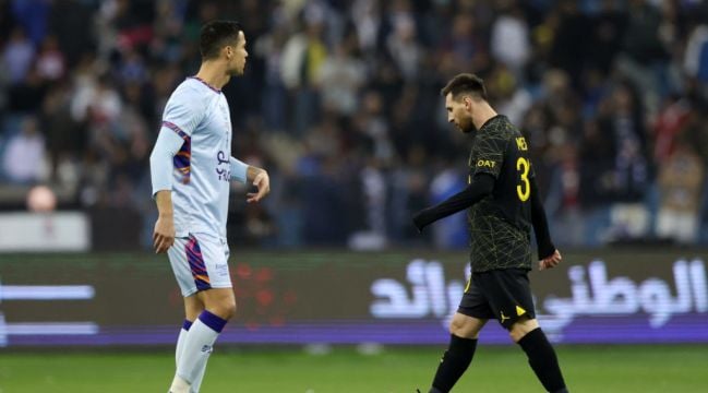 Lionel Messi menace Cristiano Ronaldo