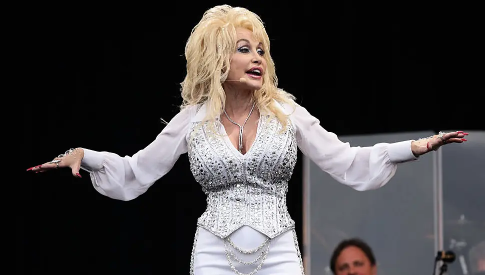 Hundreds Of Children In Scotland Enjoy Free Books Thanks To Dolly Parton