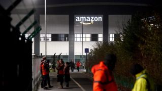 Amazon Workers Stage First Strike In Uk In Dispute Over Pay
