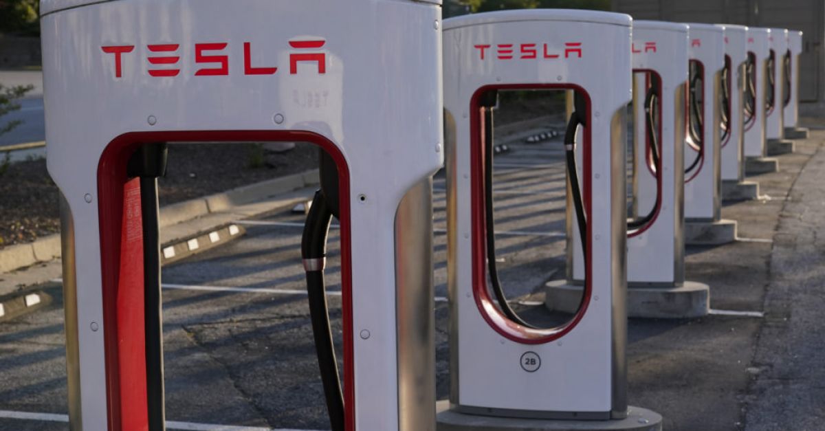 Мрежата за Supercharging на Tesla се отваря за използване от