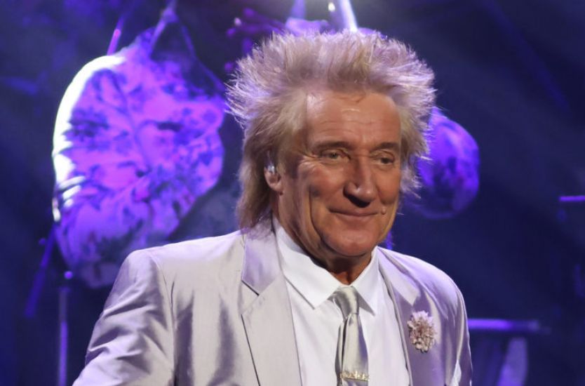 Rod Stewart Calls News Programme Phone-In To Offer To Pay For Hospital Scans