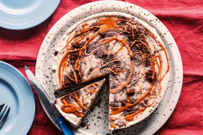 The Batch Lady’s Oreo Peanut Butter Ice Cream Cake Recipe