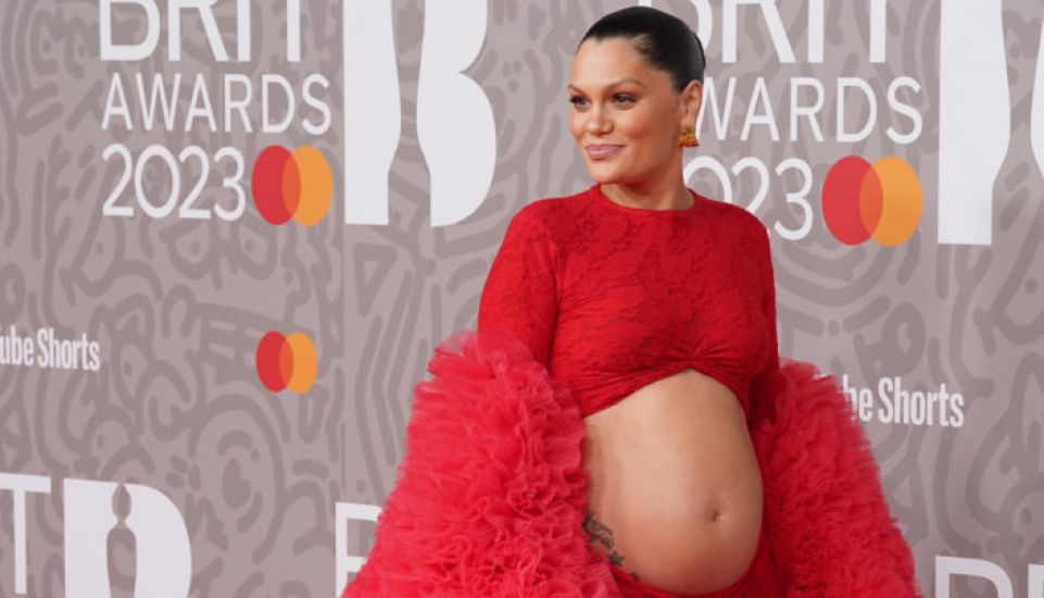 Jessie J Bares Her Baby Bump On The Brit Awards Red Carpet