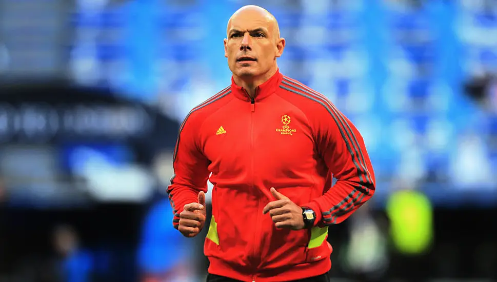 Howard Webb Arranges Meeting For Premier League Referees After Offside Errors