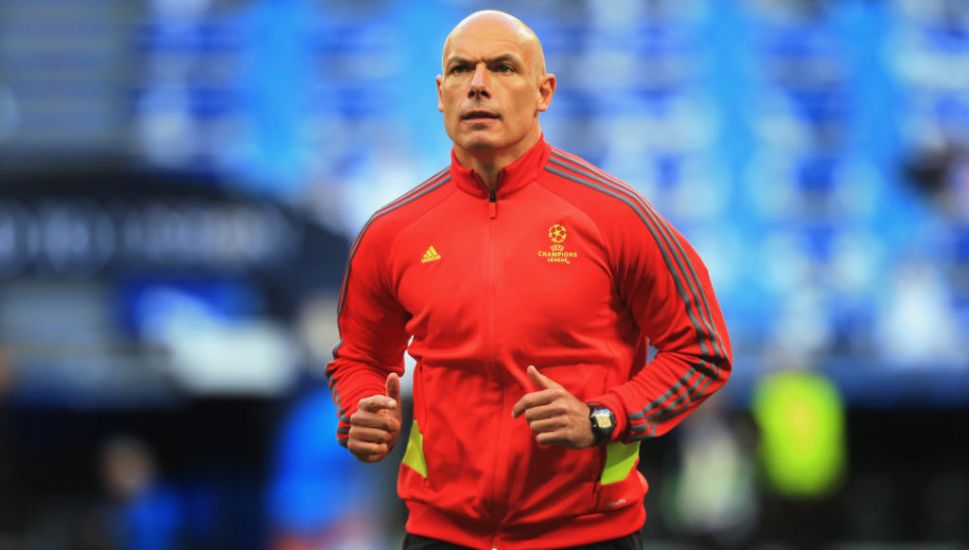 Howard Webb Arranges Meeting For Premier League Referees After Offside Errors