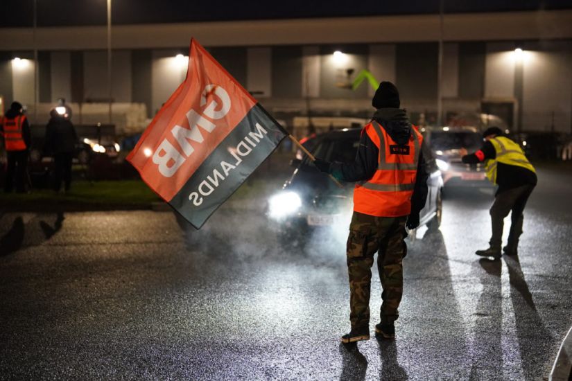 Amazon Workers In Uk Announce Series Of Strikes At Warehouse In Pay Dispute