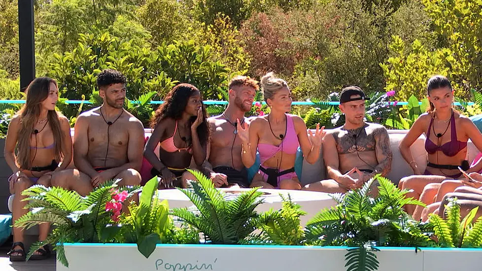 Love Islanders Start To Stray After Return Of Raunchy Races Challenge