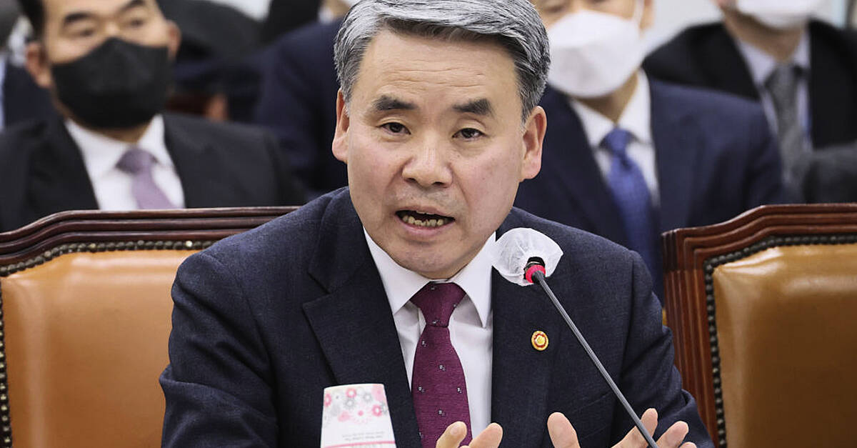 South Korean Defence Minister Denies Vietnam War Massacres