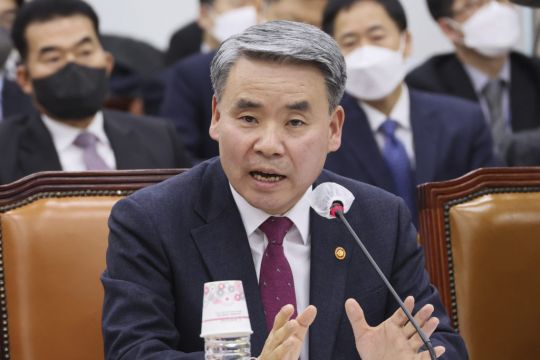 South Korean Defence Minister Denies Vietnam War Massacres