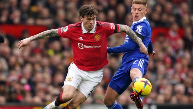 Victor Lindelof Says Man Utd Players Cannot Be Distracted By Potential Takeover