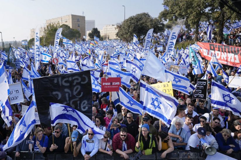 Israeli Government Advances Judicial Overhaul Despite Uproar