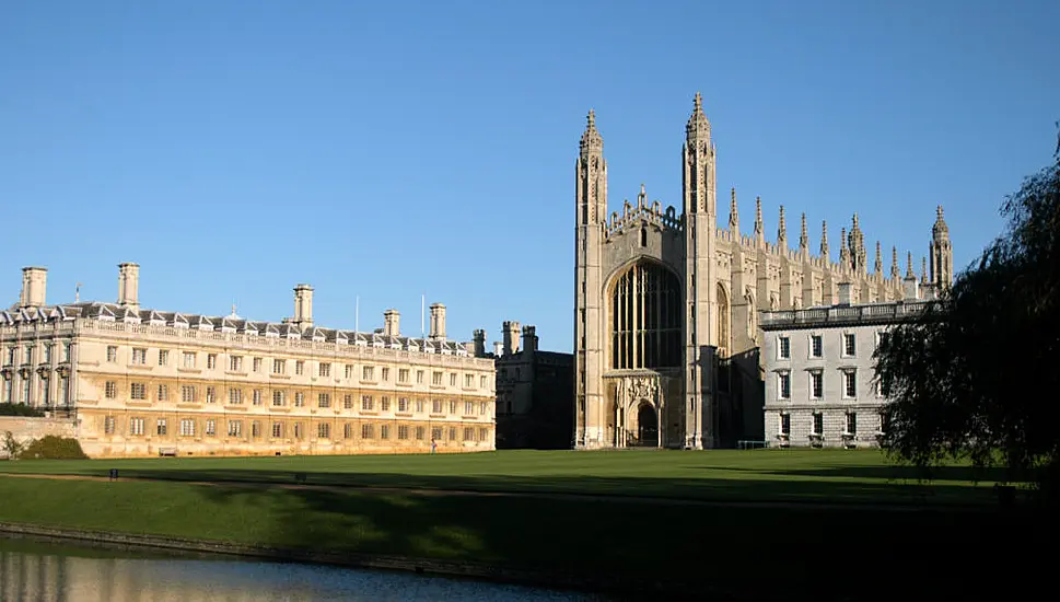 Cambridge University Students Vote For Completely Vegan Menus