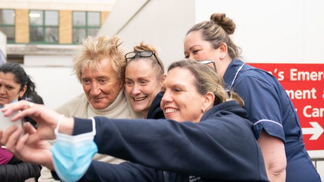 Sir Rod Stewart Visits Nhs Hospital Where He Paid For Patients’ Scans