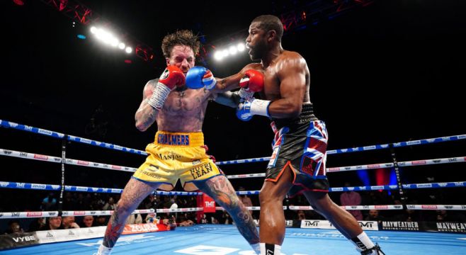 Floyd Mayweather Fails To Knock Out Aaron Chalmers In Exhibition Bout
