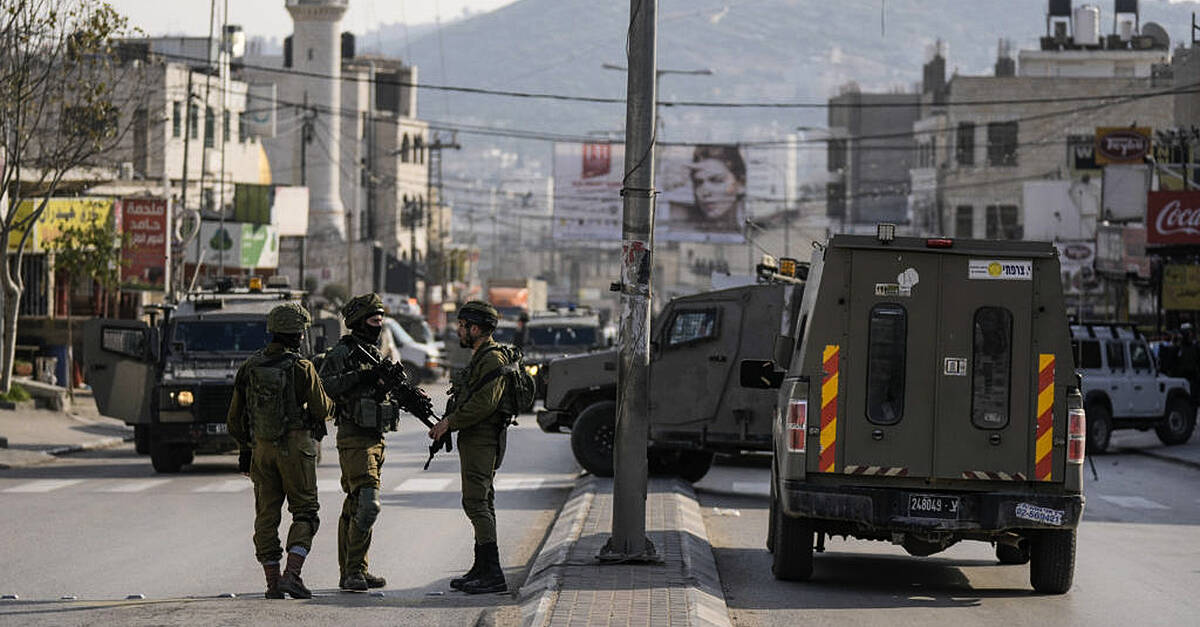 Israeli Settlers Go On Violent Rampage After Palestinian Gunman Kills Two