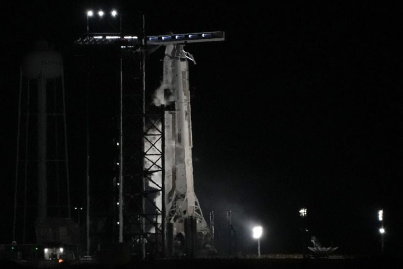 Last-Minute Problem Keeps Spacex Rocket Grounded