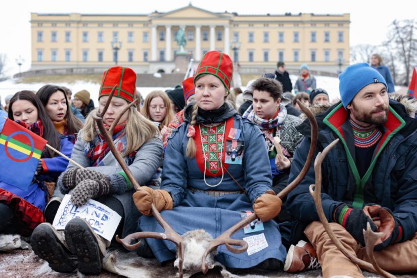 Norway’s Pm Meets Reindeer Herders To Discuss Concerns Over Wind Farms