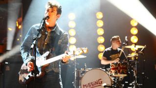 Arctic Monkeys And Guns N’ Roses Complete Glastonbury Headliners Line-Up