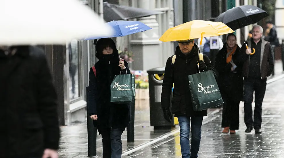 Weather: Mixed Weekend Of Showers And Sunshine With Temperatures Set To Drop On Sunday Night