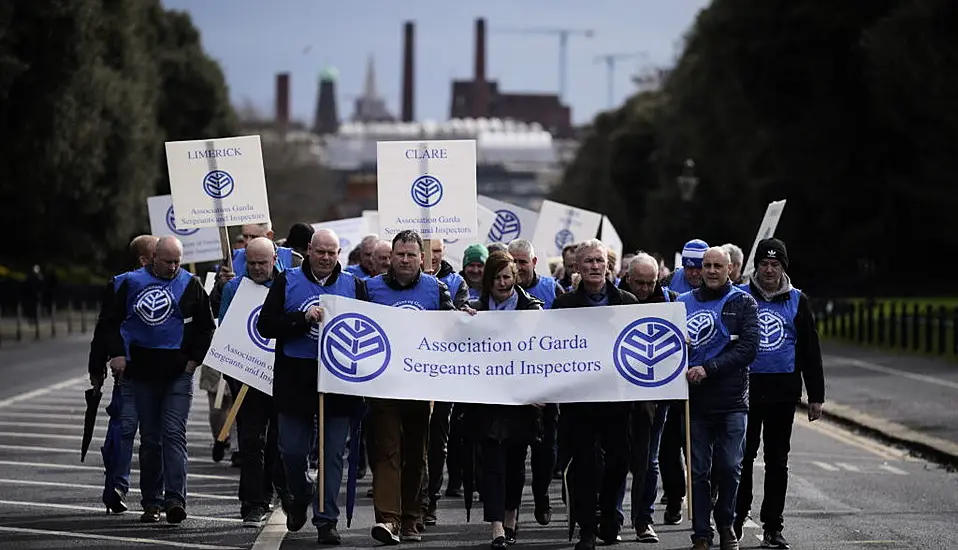 Garda Sergeants And Inspectors To Stage Further Protest Over Roster Issues