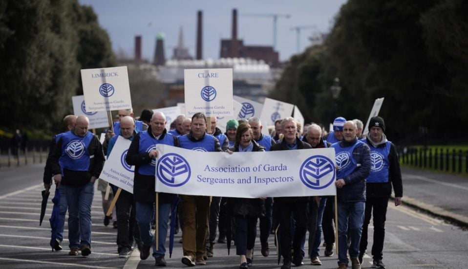 Garda Sergeants And Inspectors To Stage Further Protest Over Roster Issues