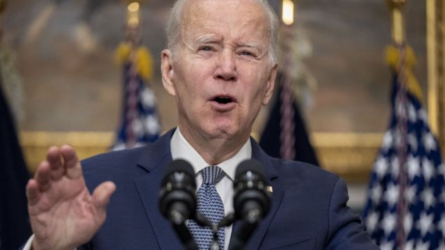 Biden Tells Americans To Have Confidence In Banks After Collapse