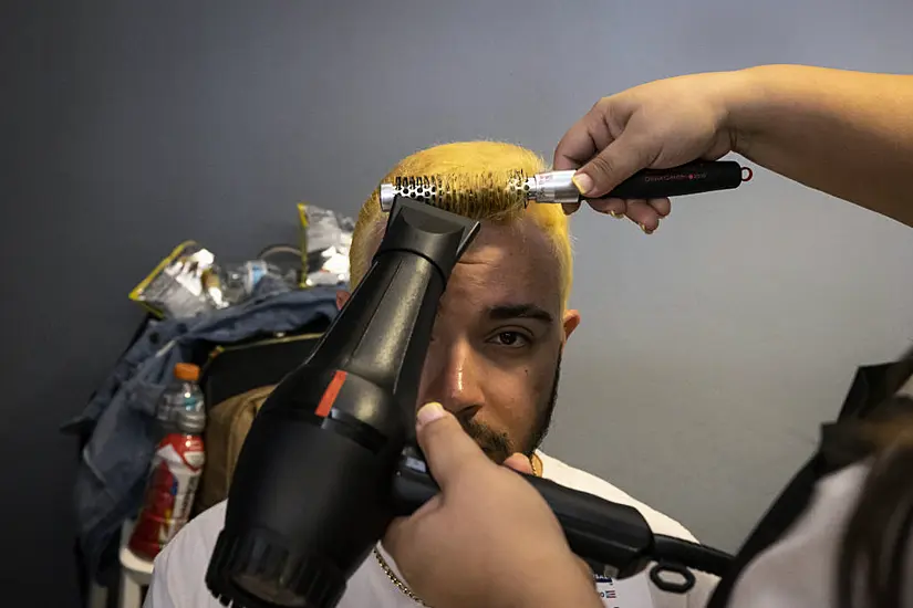 Puerto Rico Breaks World Record As Baseball Fans Go Blond