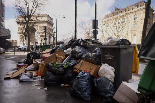 Piles Of Rubbish Tarnish Paris Lustre As Pension Strike Continues