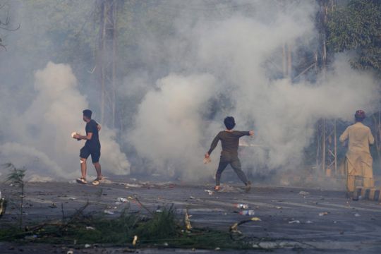 More Clashes In Pakistan As Police Try To Arrest Imran Khan