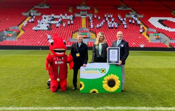 Christine Mcguinness Helps Break World Record For Longest Lanyard