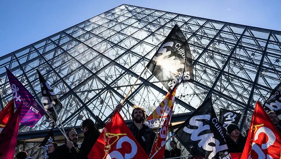 French Pension Protest Blocks Entry To Louvre Museum